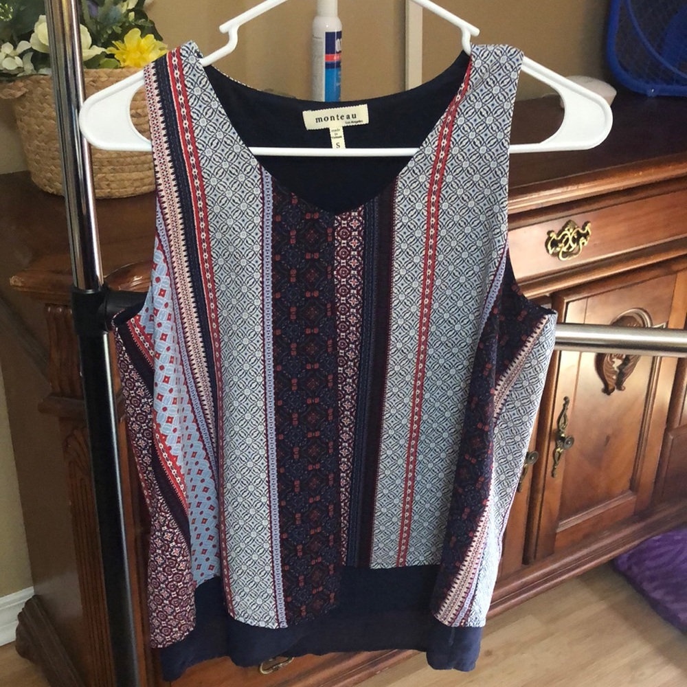 Sleeveless blouse